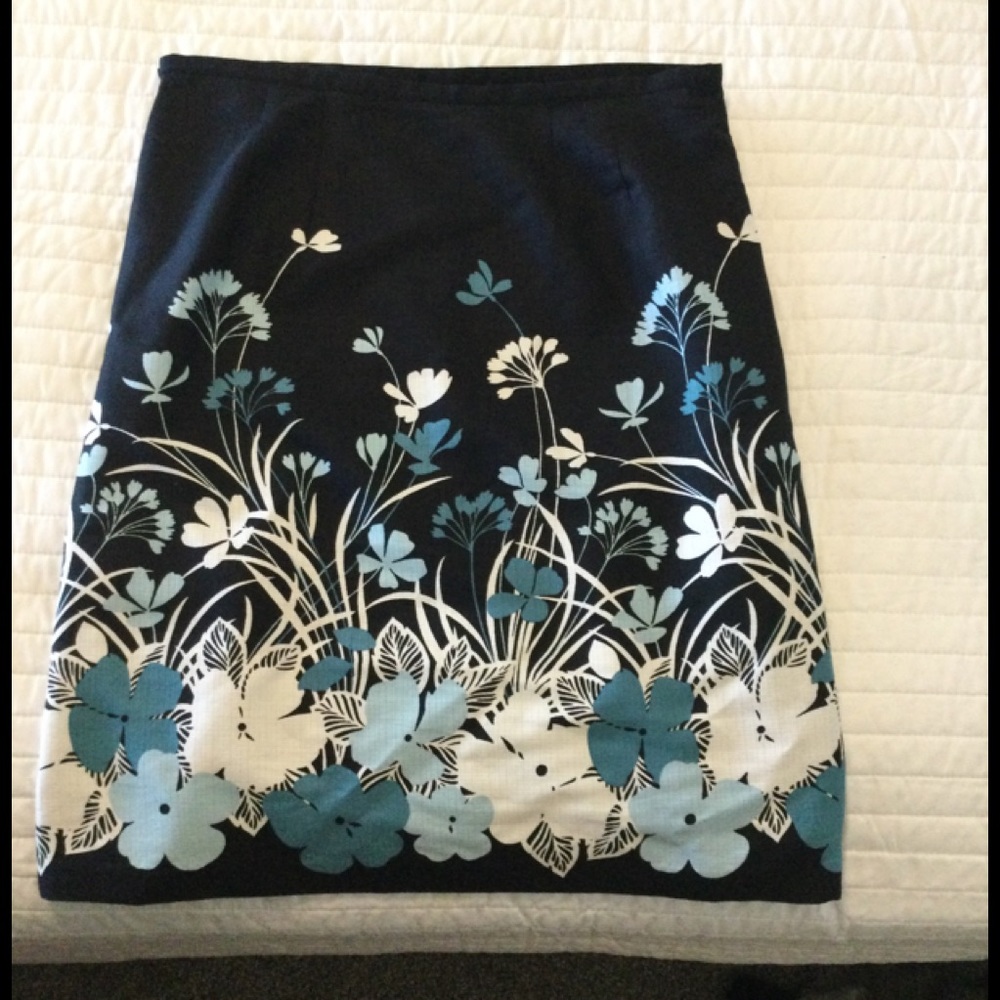Loft size 4 blue floral skirt